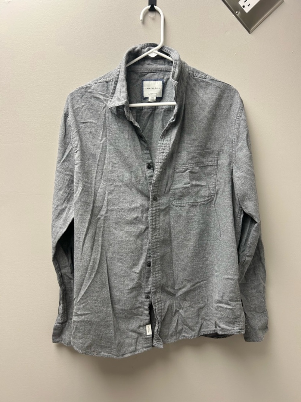 American Eagle Men’s Super‎ Soft Grey Button Down Long Sleeve Shirt